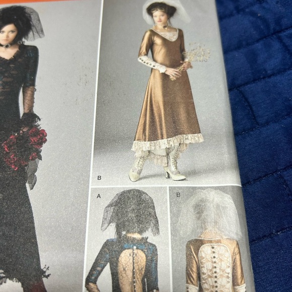 Simplicity 1772 - 4-6-8-10-12 Gothic Costume Pattern uncut - Picture 5 of 8